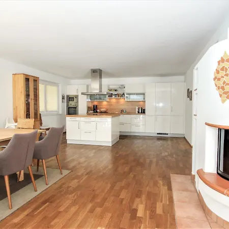 Holiday home Holiday Home Linnehan By Interhome Fuegen