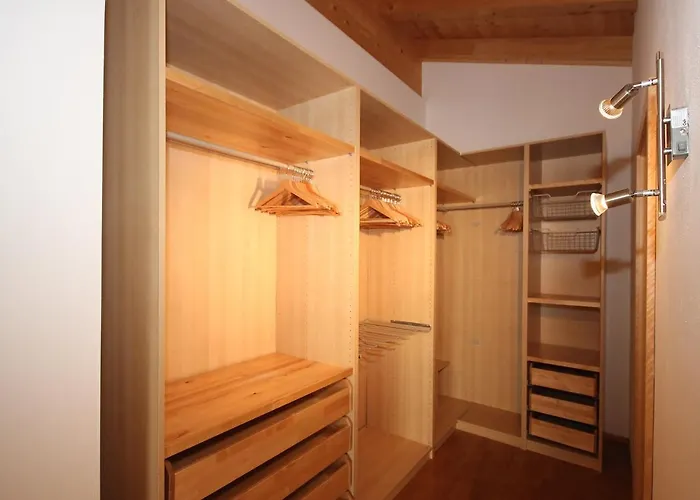 Linnehan By Interhome Nyaraló Fügen